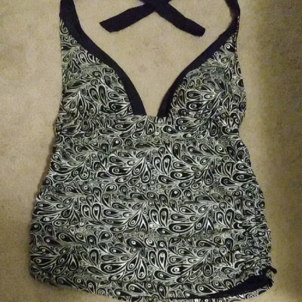 Black and White Patterned Women's Swim Top